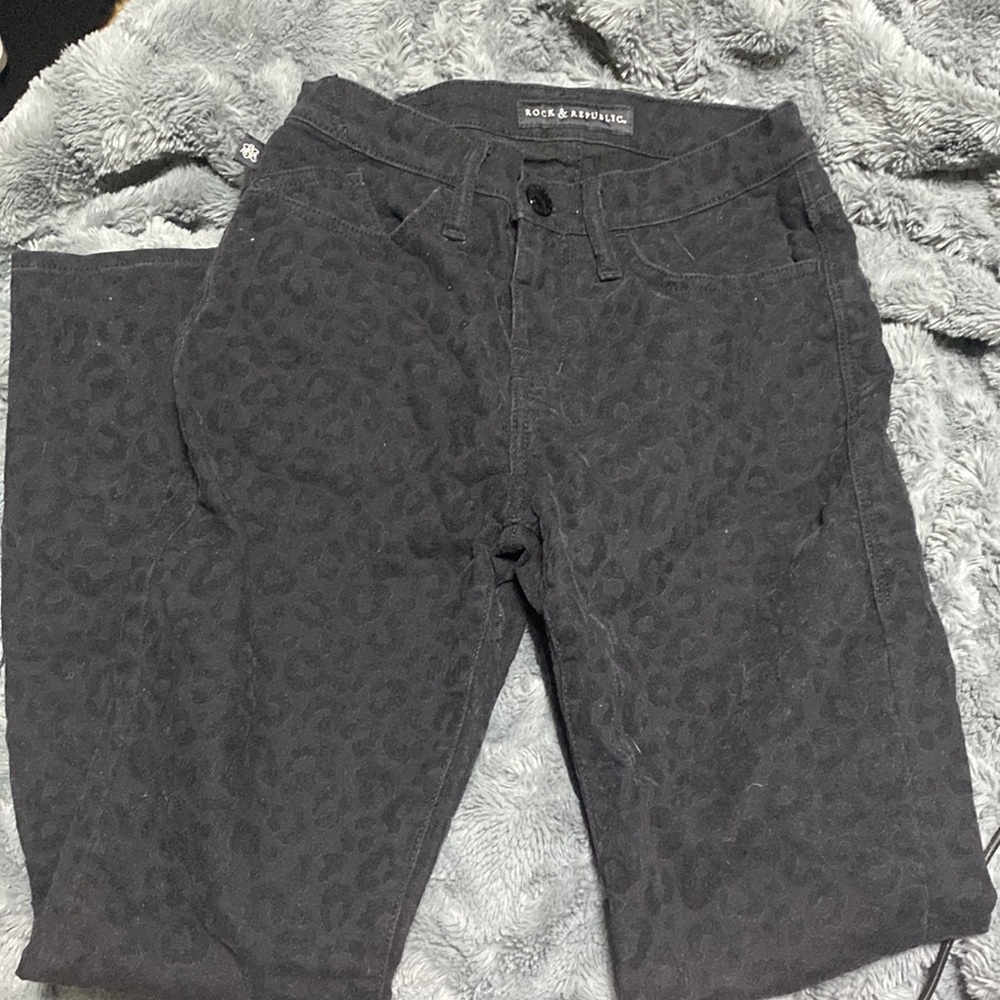 Rock and republic leopard skinny jeans. Worn twice.